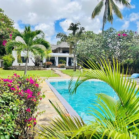 White Nyumba Malindi Apartment Exterior photo