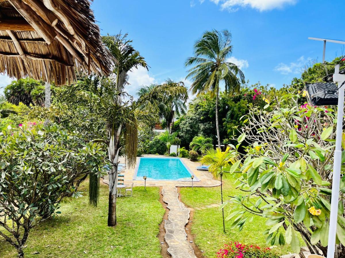 White Nyumba Malindi Apartment Exterior photo