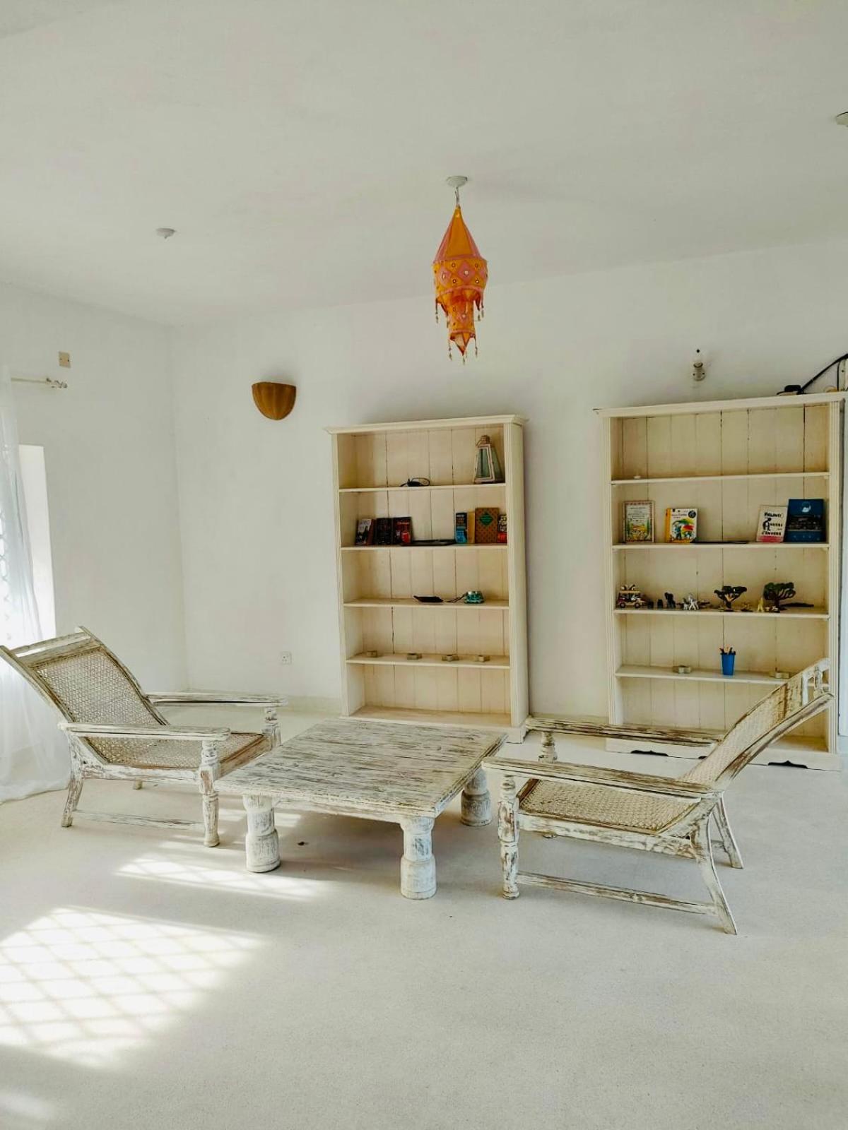 White Nyumba Malindi Apartment Exterior photo