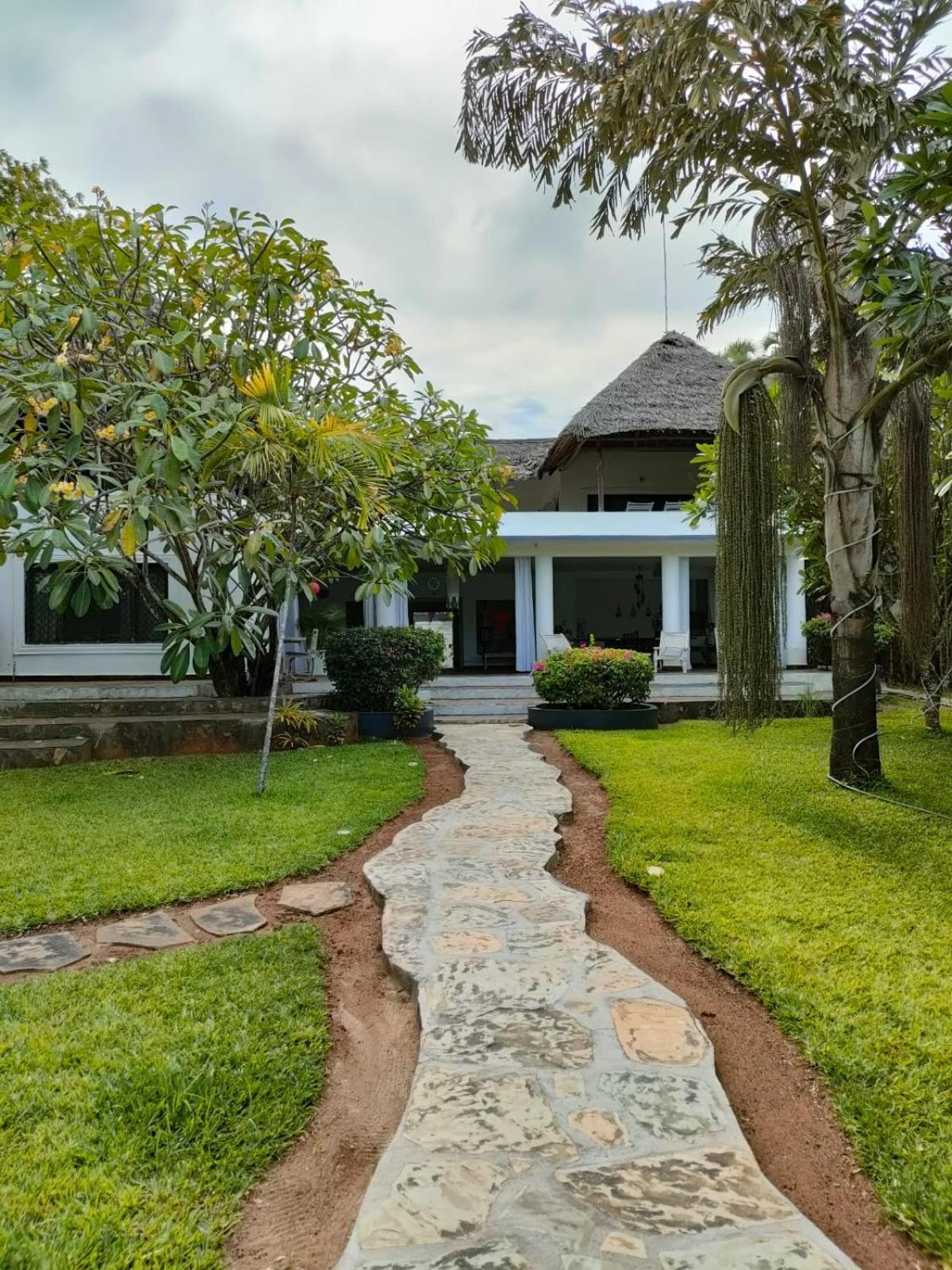 White Nyumba Malindi Apartment Exterior photo
