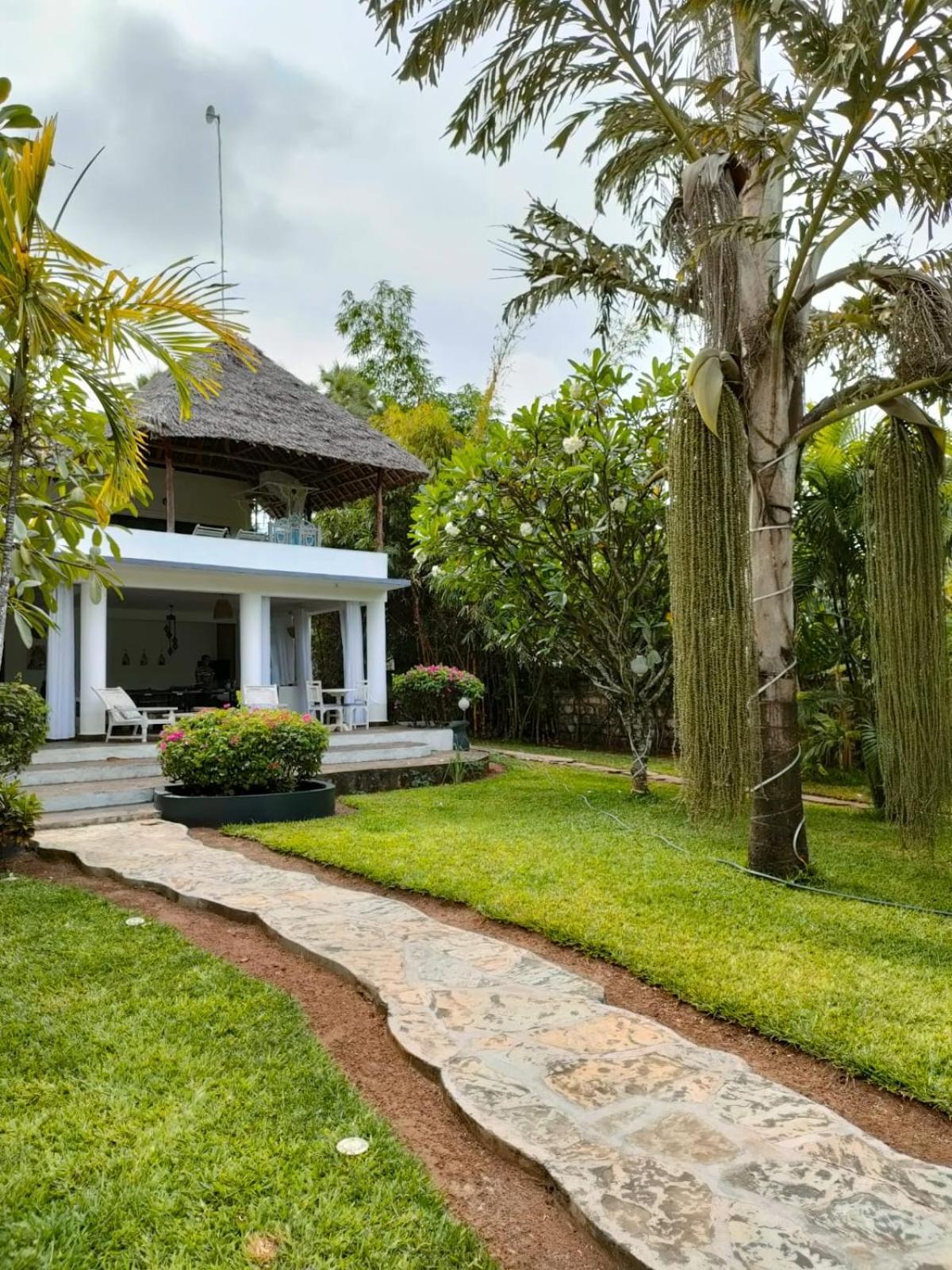 White Nyumba Malindi Apartment Exterior photo