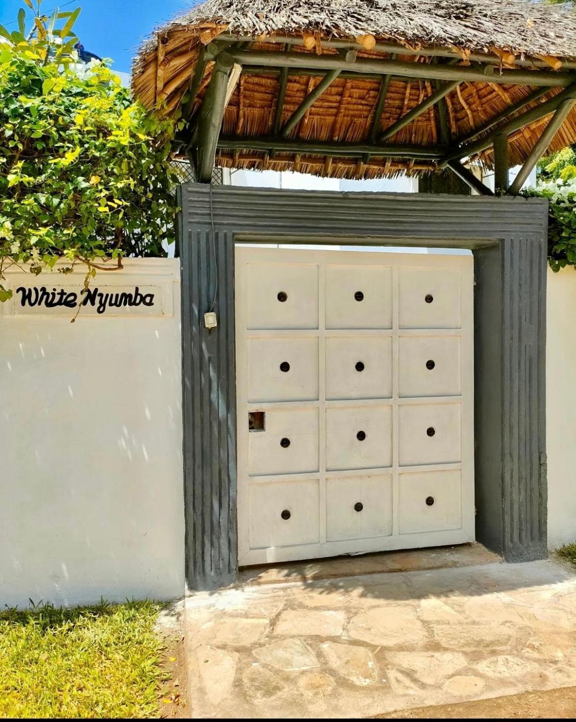 White Nyumba Malindi Apartment Exterior photo