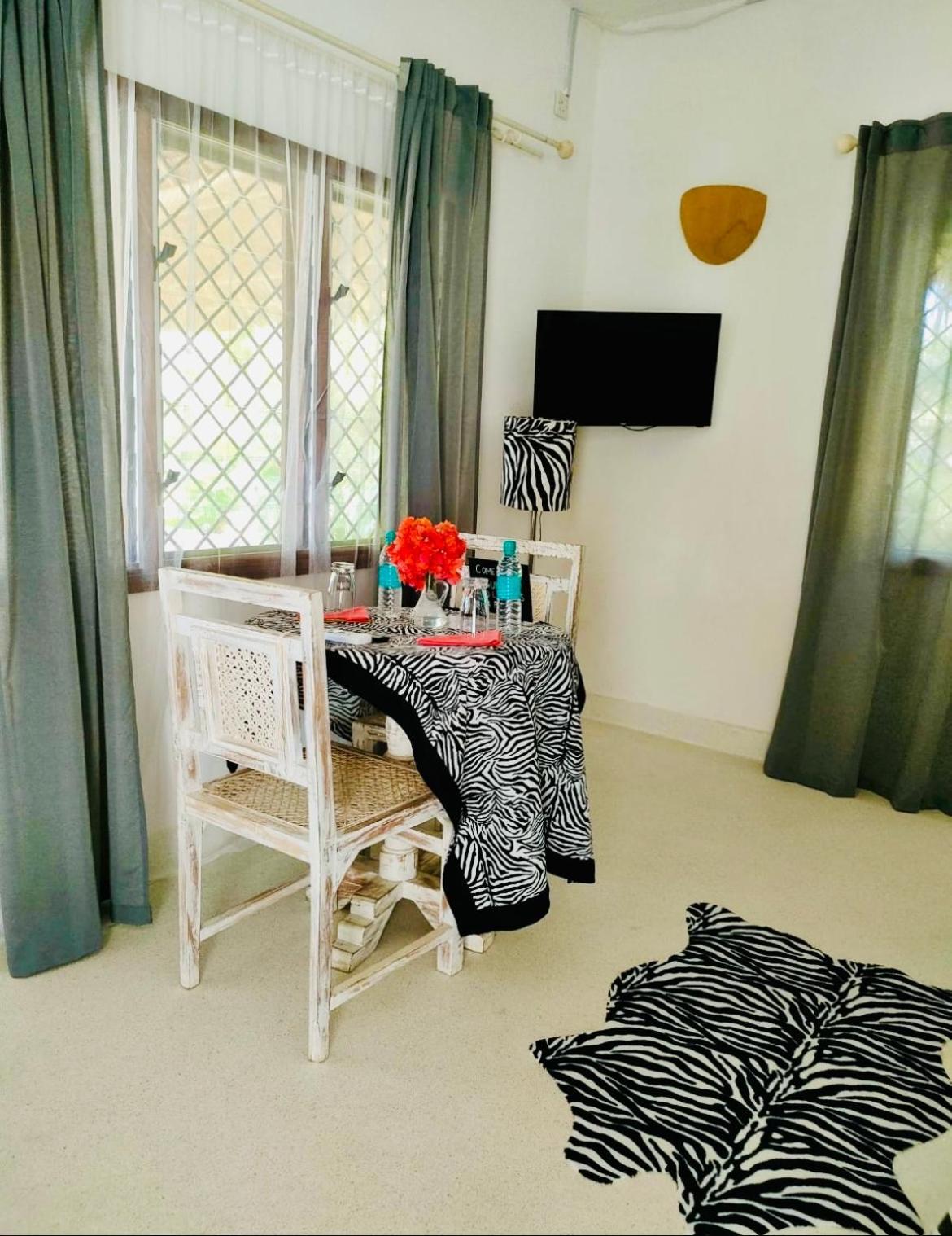 White Nyumba Malindi Apartment Exterior photo