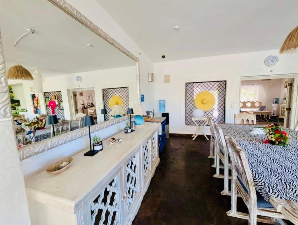White Nyumba Malindi Apartment Exterior photo