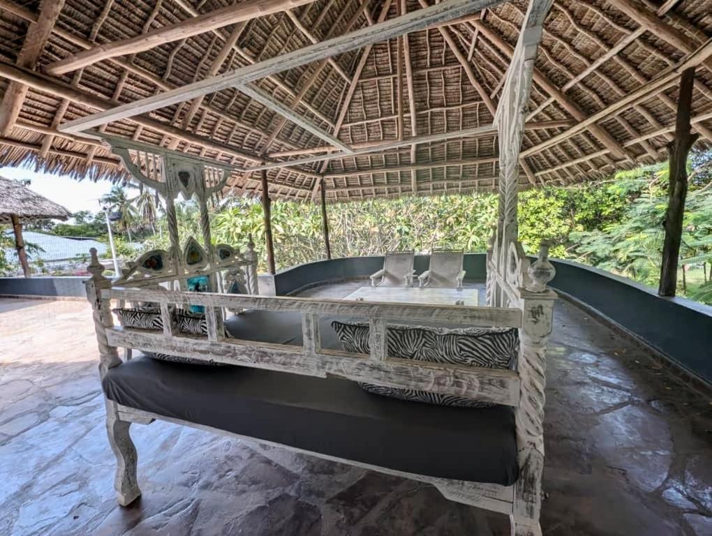 White Nyumba Malindi Apartment Exterior photo
