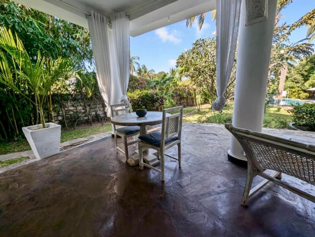 White Nyumba Malindi Apartment Exterior photo