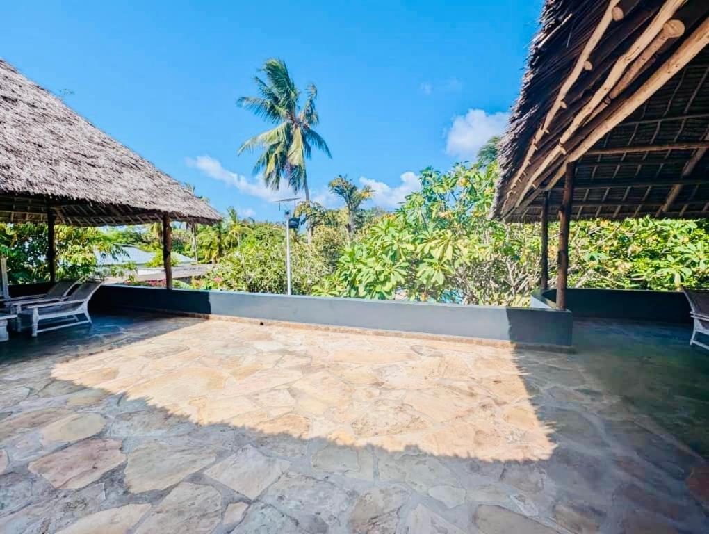 White Nyumba Malindi Apartment Exterior photo