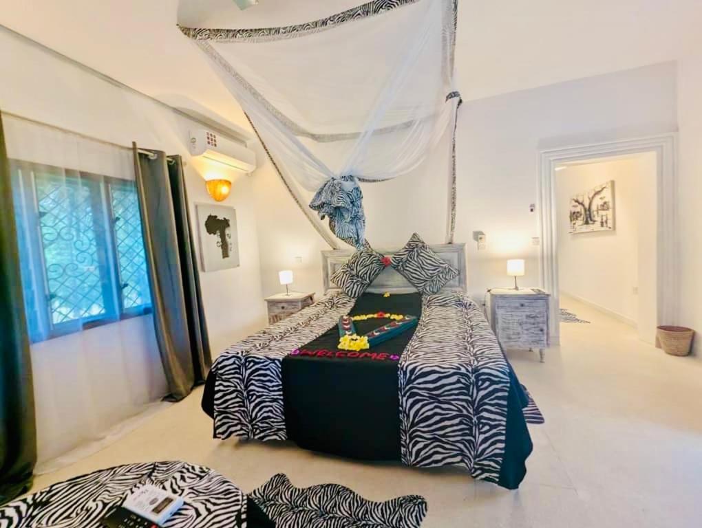 White Nyumba Malindi Apartment Exterior photo