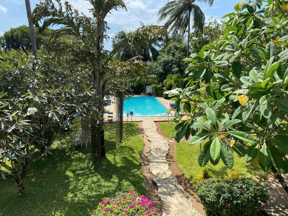 White Nyumba Malindi Apartment Exterior photo